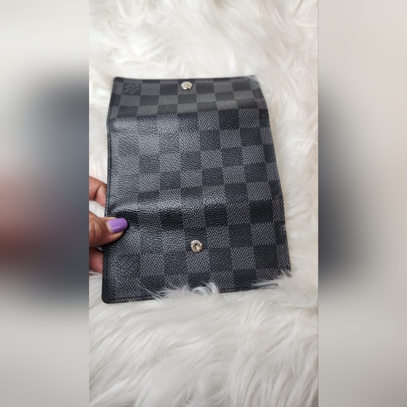 Authentic Louis vuitton graphite key ring holder - Picture 10 of 13